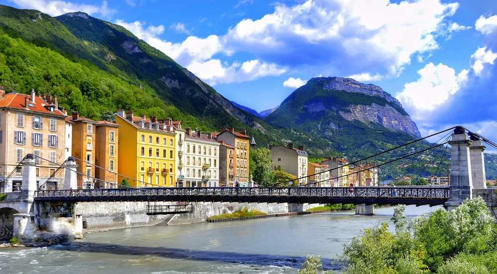 Image de couverture illustrant la destination Grenoble