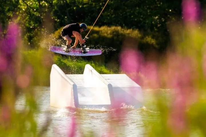 Image qui illustre: Téléski Nautique Tsn 44