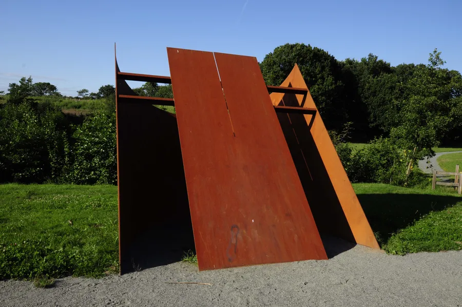 Image du carousel qui illustre: Cadran Solaire Monumental à Saint-Viaud