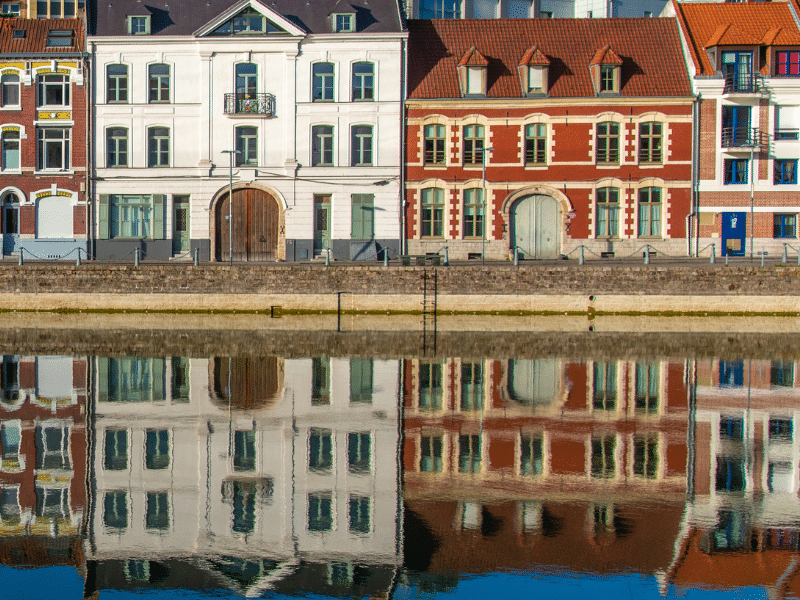 Visite touristique en Citroen 2CV décapotable