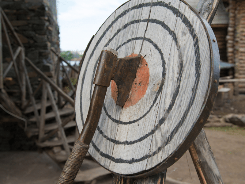 lancer hache grenbole