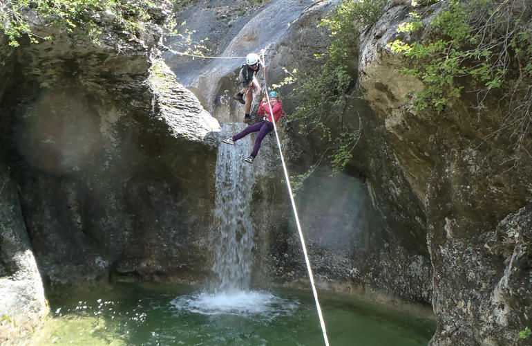 Rochecolombe parcours tyrolienne