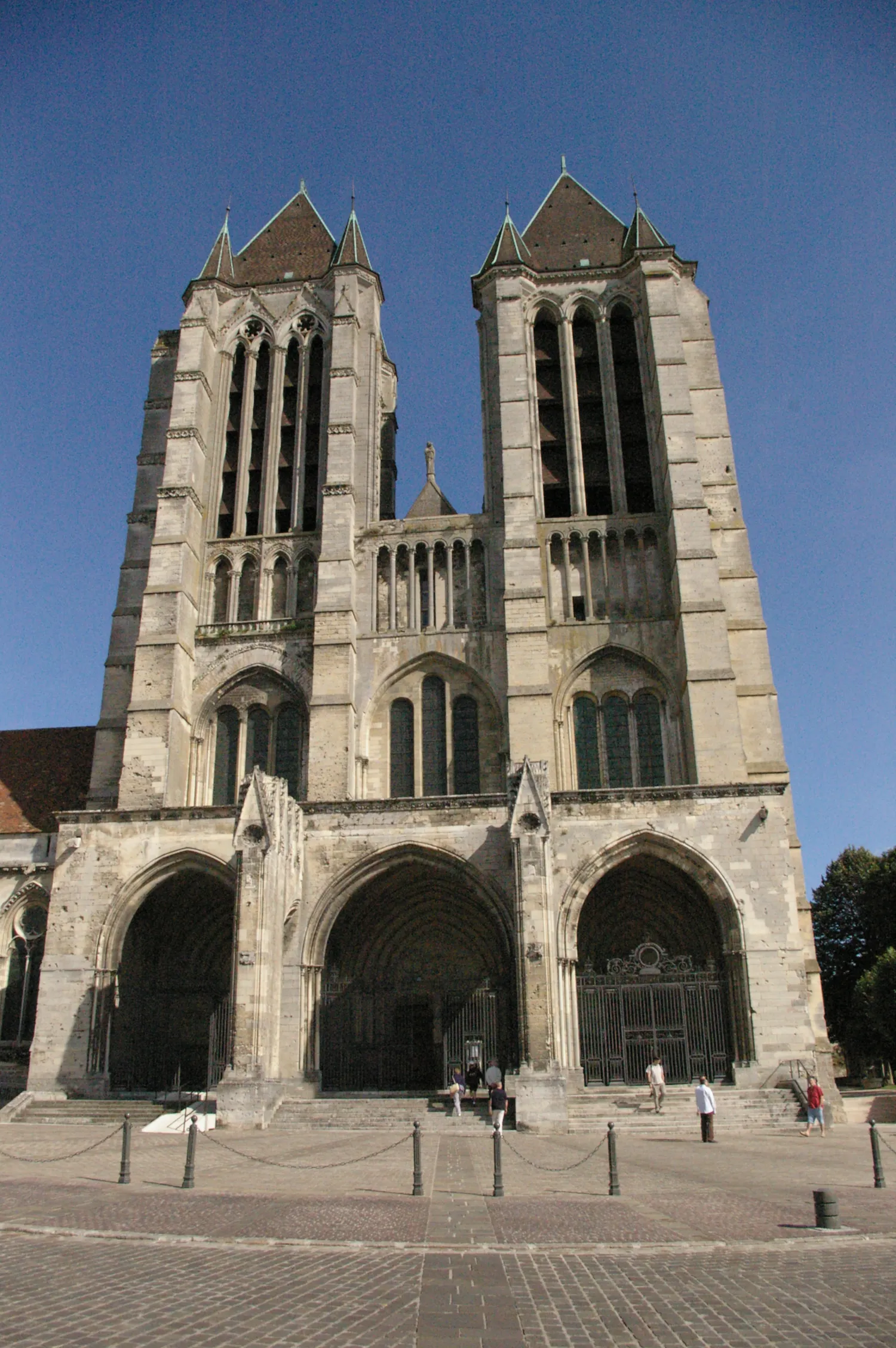 Image qui illustre: Cathédrale Notre Dame De Noyon à Noyon - 0