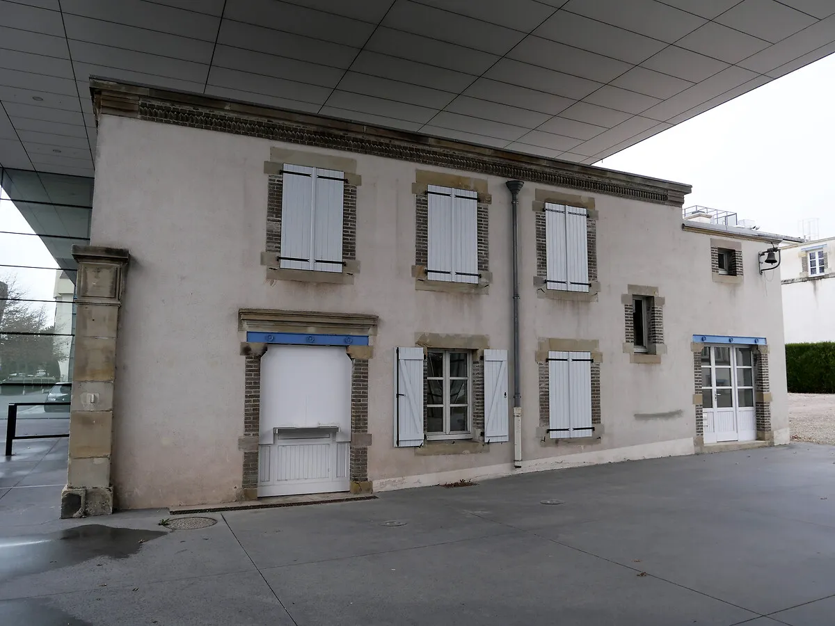 Image qui illustre: Ancienne Conciergerie de l'Imprimerie Pellerin  à Épinal - 0