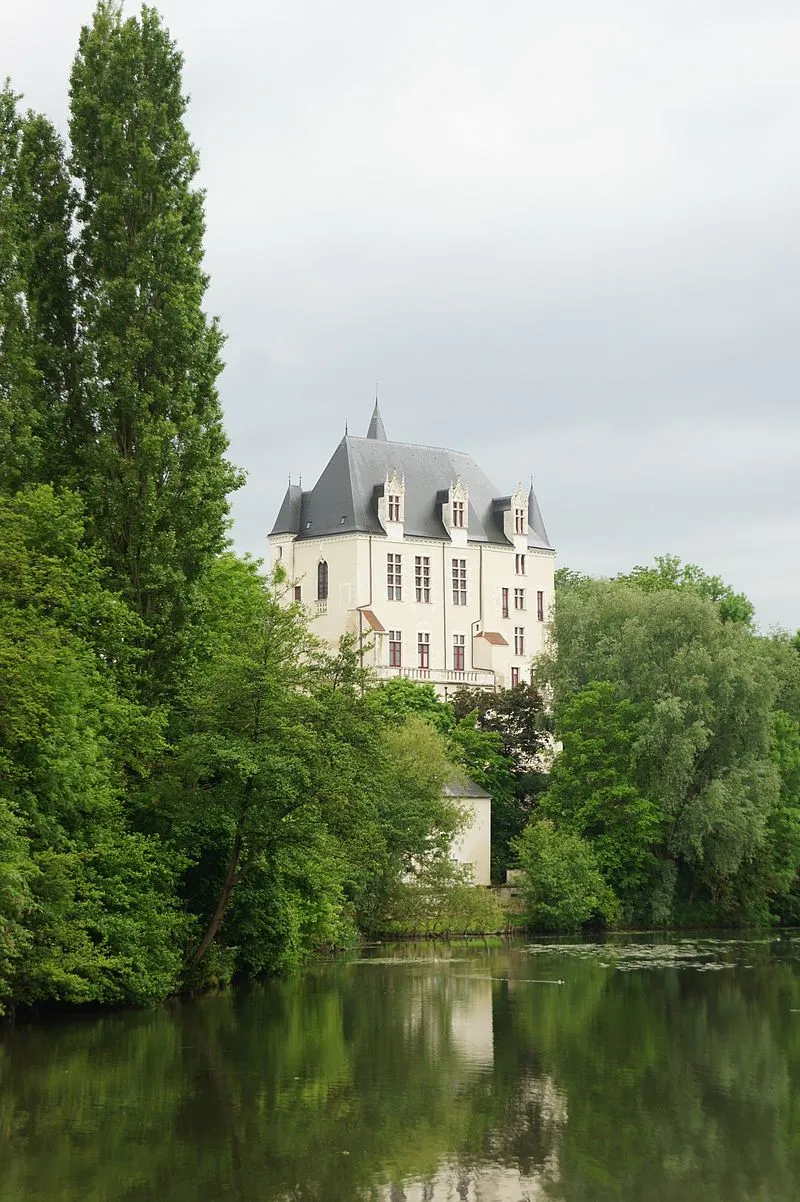 Image qui illustre: Chateau de Raoul  à Châteauroux - 0