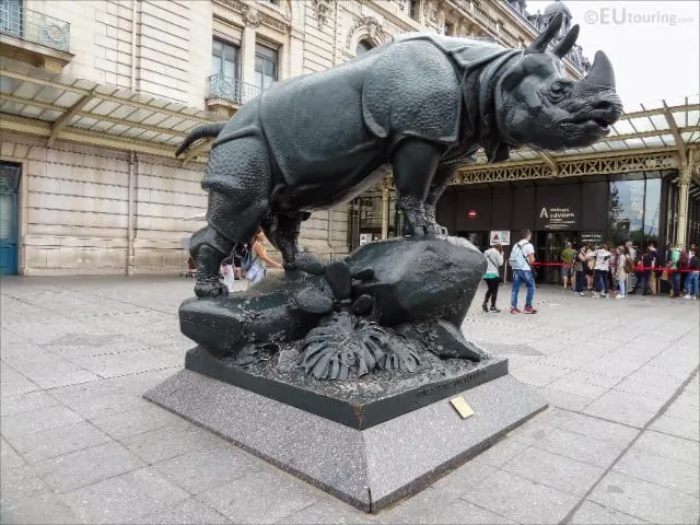 Image qui illustre: Esplanade du Musée d'Orsay