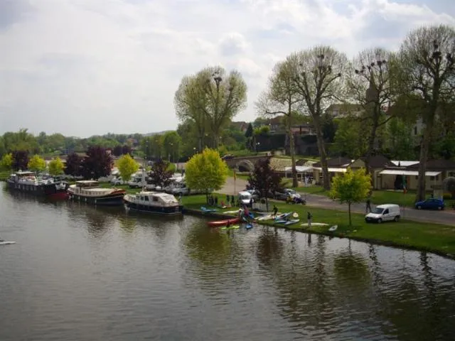 Image qui illustre: Port De Plaisance