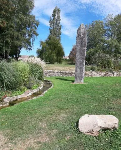 Image qui illustre: Source De La Saone