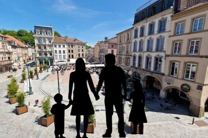 Image qui illustre: Circuit Randoland : Jeu De Piste Pour Toute La Famille Dans La Ville D'epinal