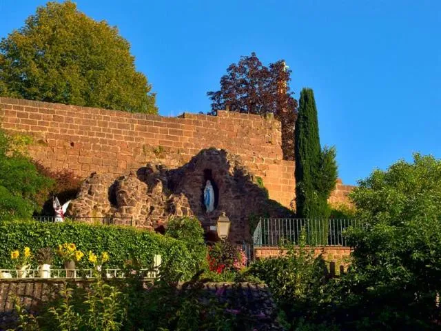Image qui illustre: Château Du Weckersburg