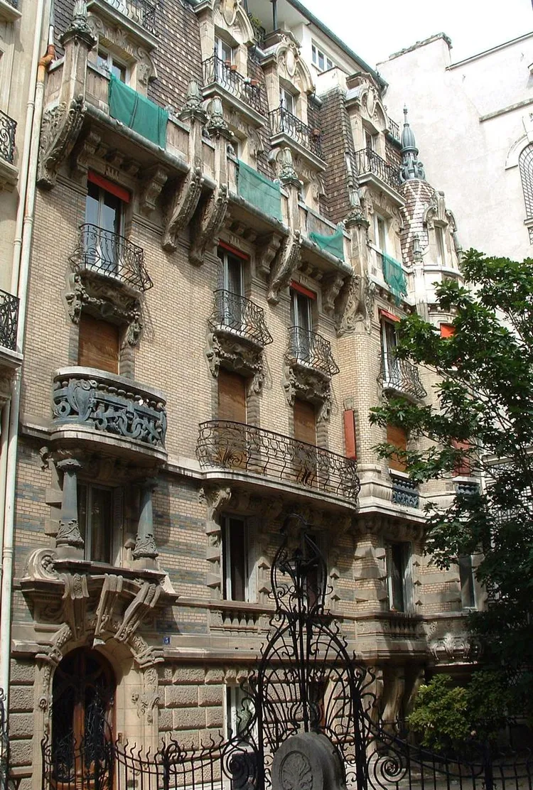 Image qui illustre: Square Rapp à Paris - 1